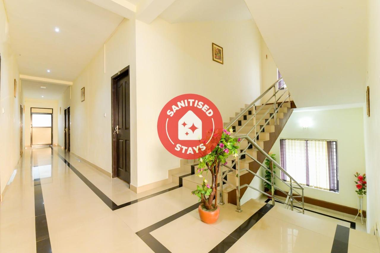 Oyo 8273 Diamond Inn Kochi Εξωτερικό φωτογραφία