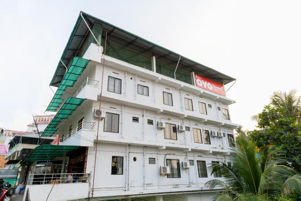 Oyo 8273 Diamond Inn Kochi Εξωτερικό φωτογραφία